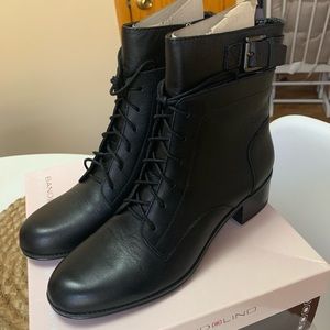 NWT bandolino black combat boots with buckle